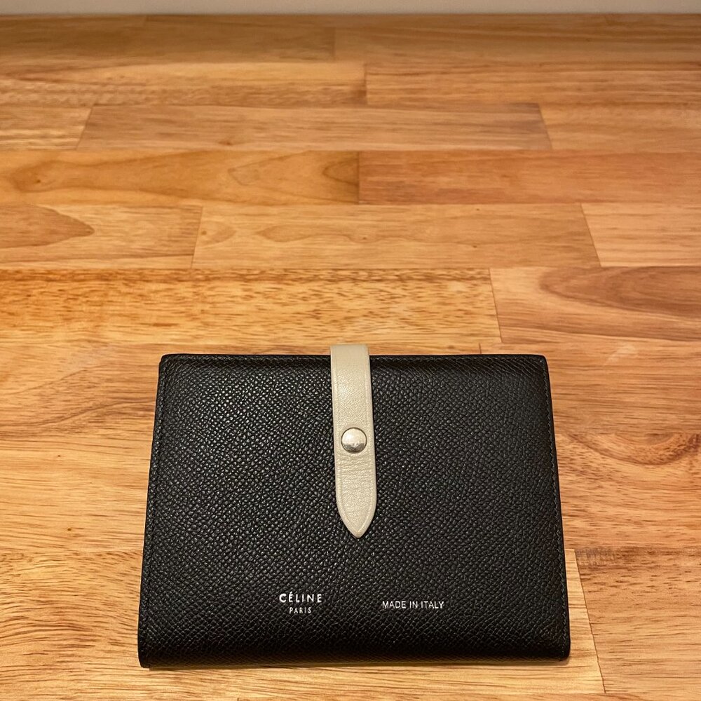 CELINE Grained Calfskin Medium Multifunction Strap Wallet Black Chalk